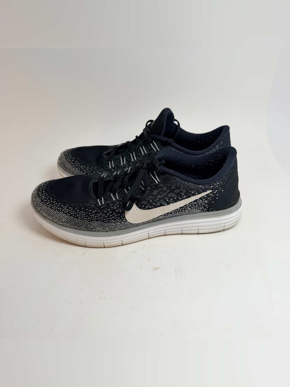 Nike Men's Black and White Knit Running Sneakers